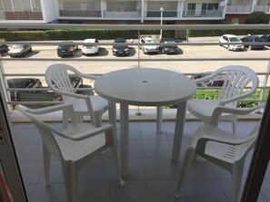 Outdoor dining - Apartment Sleeps 2 With Parking and Pool (Portimão)