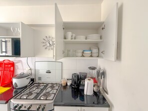 Private kitchen - Perfect 3-bedroom apartment in enchanting Callao for your stay (Callao)