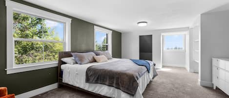 5 habitaciones, tabla de planchar con plancha, wifi y ropa de cama