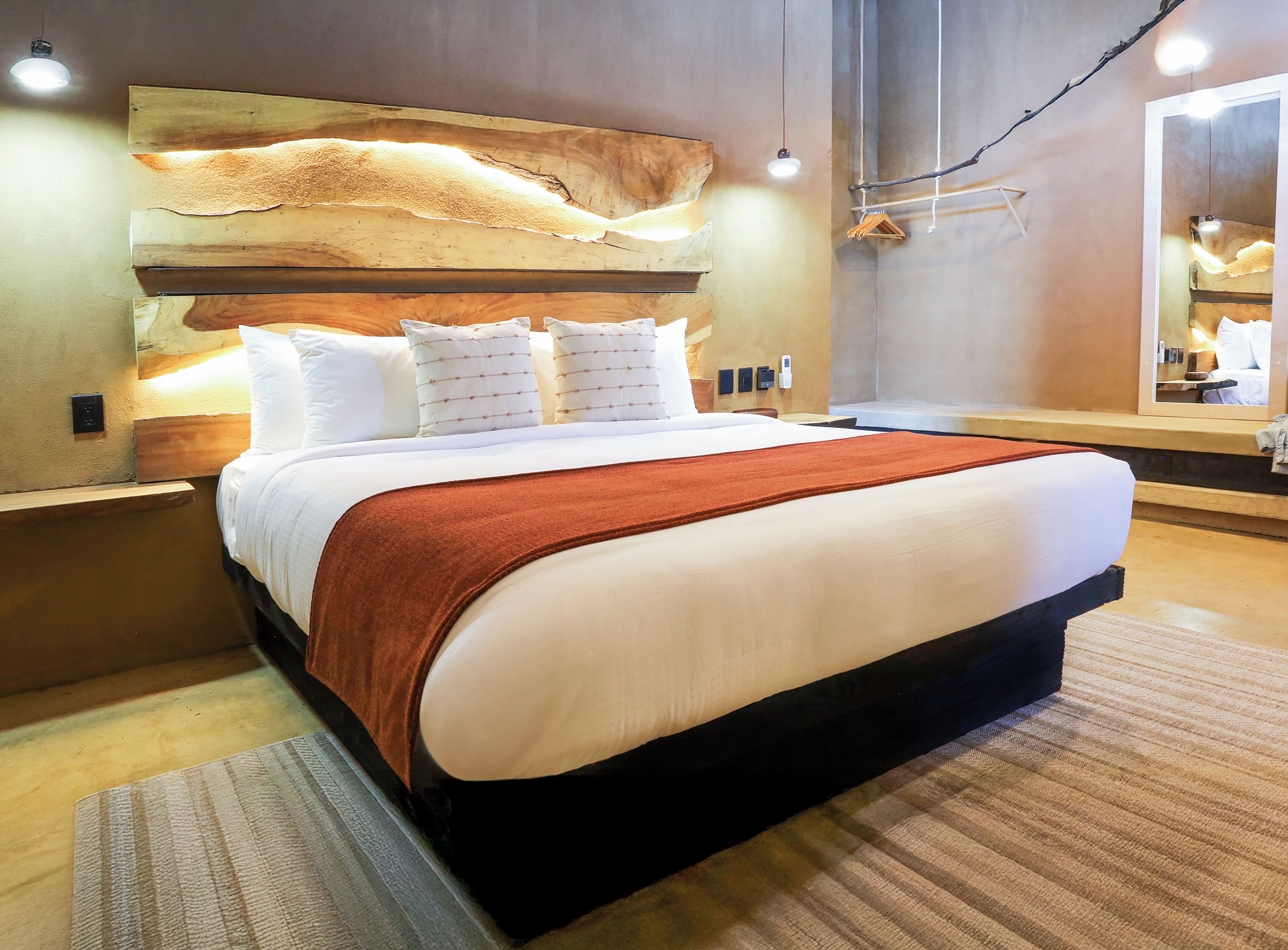 Standard Room, Balcony, Mountain View | Hypo-allergenic bedding available, down comforters, in-room safe