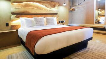 Standard Room, Balcony, Mountain View | Hypo-allergenic bedding available, down comforters, in-room safe