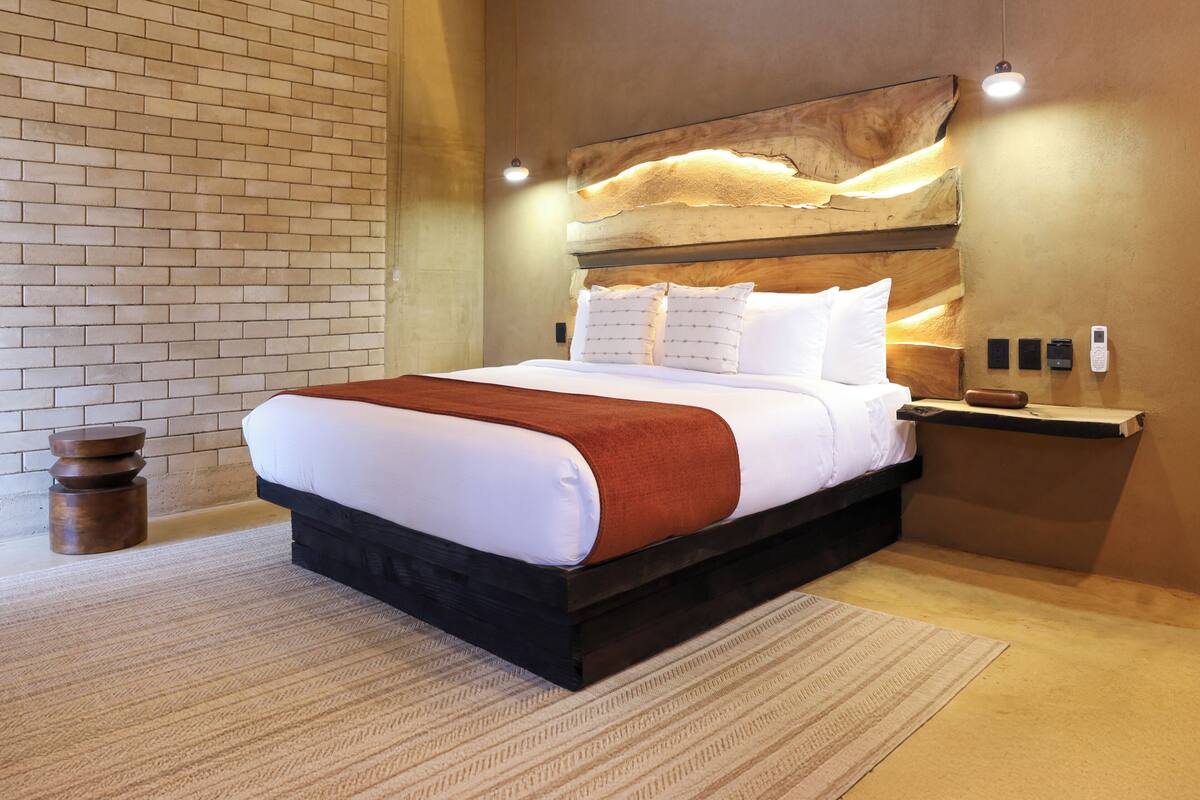 Standard Room, Balcony, Mountain View
