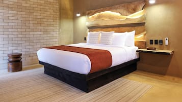 Standard Room, Balcony, Mountain View | Hypo-allergenic bedding available, down comforters, in-room safe