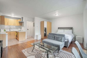 Tabla de planchar con plancha, wifi y acceso para silla de ruedas 
