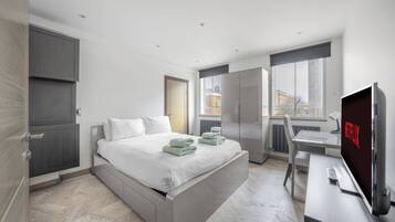 Iron/ironing board, WiFi, bed sheets, wheelchair access