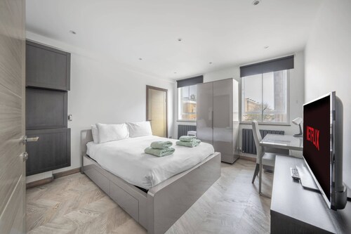 Stunning Three Bedrooms and Two Bathroom