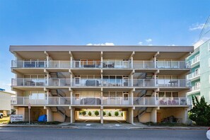 Exterior - Three Bedroom Oceanside Condo Steps from the Beach (Ocean City)