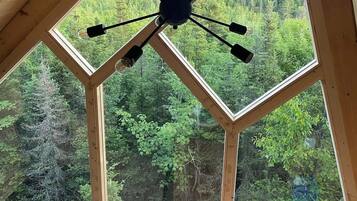 Lyxig trädkoja - utsikt mot bergen | Interiör