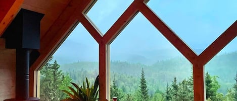 La Normande - A luxury nature retreat with mountain views, accessible via a trail (500 m) | Dining