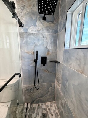 Bathroom - Serene 1-bedroom apartment with AC in sunny San Diego (San Diego)