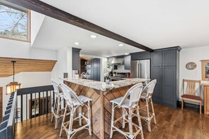 Fridge, microwave, oven, stovetop - Ridgepoint Retreat | Hot Tub/ Pool +  Fireplace (Avon)