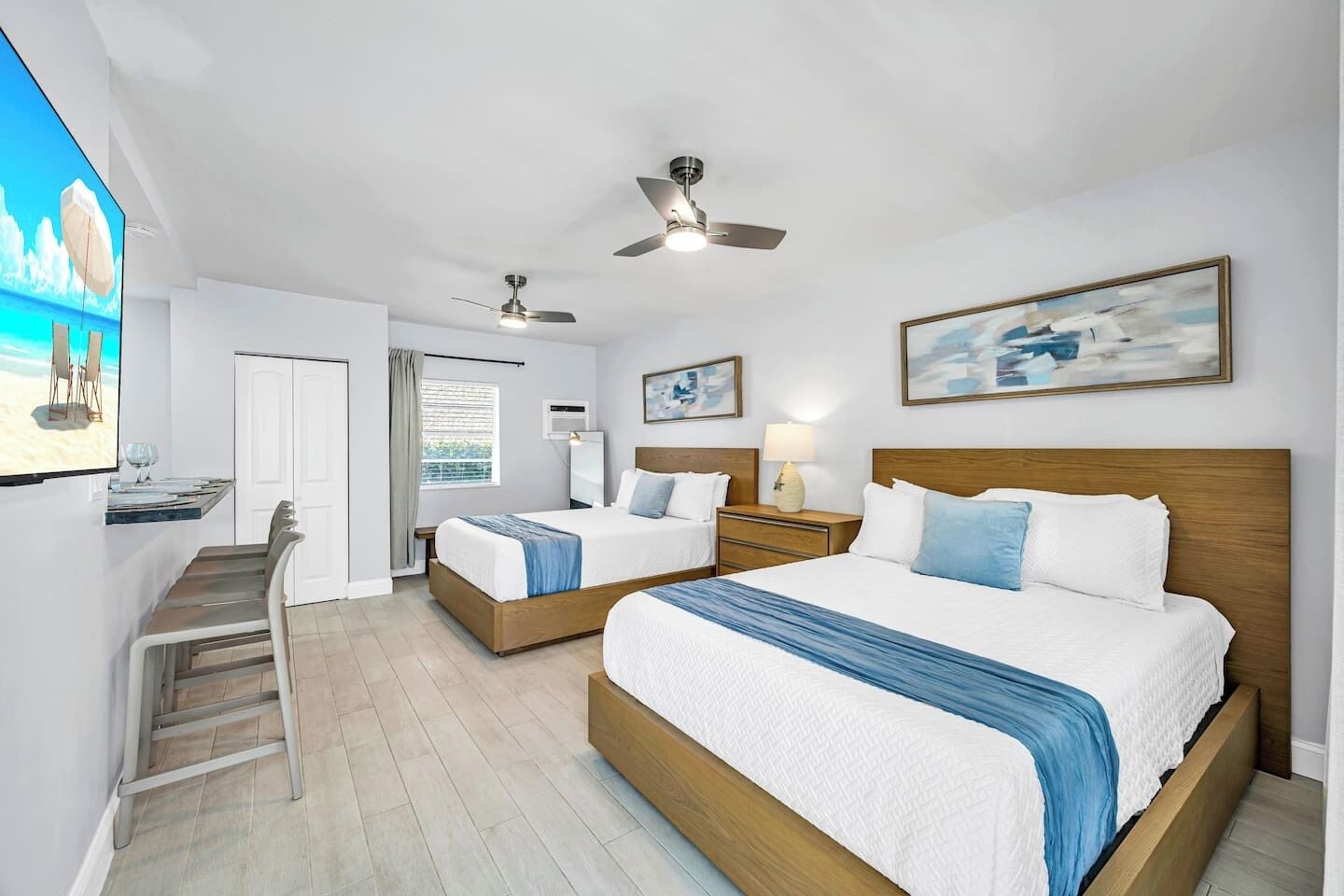 Iron/ironing board, WiFi, bed sheets