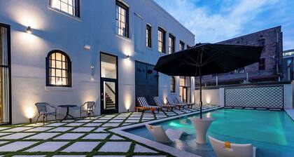 4BR Poolside Suite | 4 Kings | Sofa Bed | Sleeps10