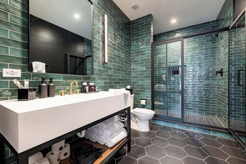 Designer Inspired 4BR | The Praline | Hotel