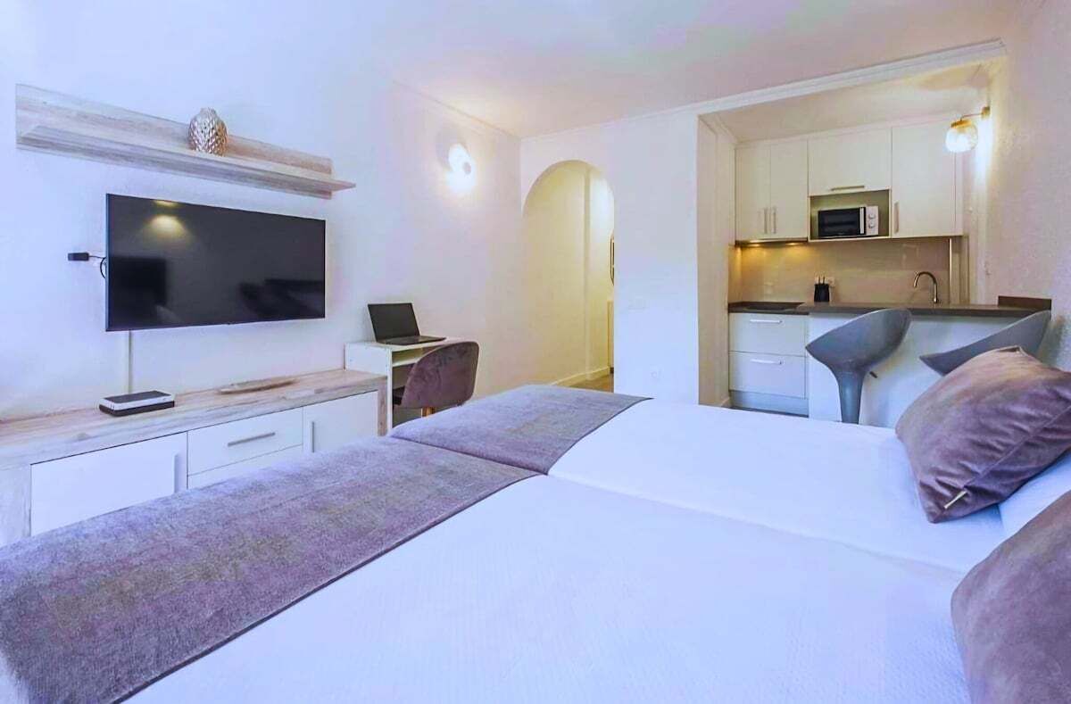 1 chambre, fer et planche à repasser, Wi-Fi, draps fournis