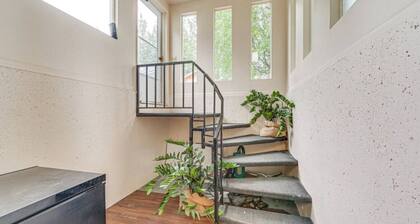 Sweet one bedroom suite!