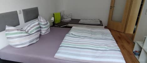 2 bedrooms, WiFi, bed sheets