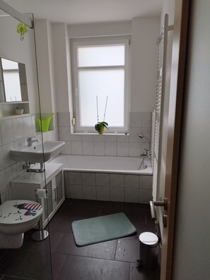 Shower, towels