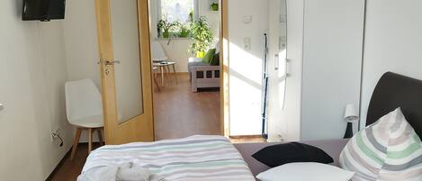 2 bedrooms, WiFi, bed sheets