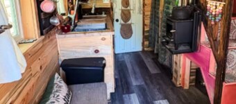 Sun Soaked Tiny House Cottage in Charming Jefferson