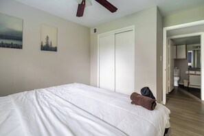 2 Schlafzimmer, Schreibtisch, Bügeleisen/Bügelbrett, WLAN