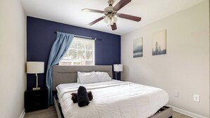 2 bedrooms, desk, iron/ironing board, WiFi - King Queen 2BR /walk to NRG /1mi to MD Anderson (Houston)