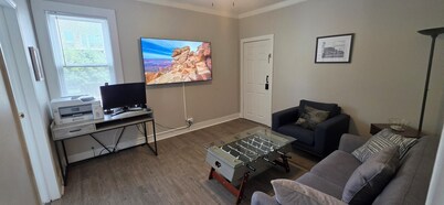 Heart of Little Italy- Walk to CWRU & Cleveland Clinic -Free Parking