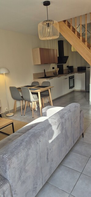 Interior - Renovated house with private parking, in the heart of the Northern Cotentin region (Cherbourg-en-Cotentin)