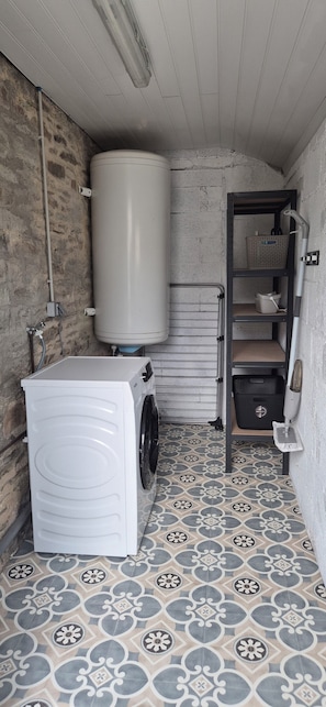 Interior - Renovated house with private parking, in the heart of the Northern Cotentin region (Cherbourg-en-Cotentin)