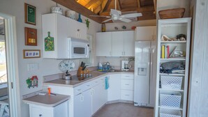 Coffee/tea maker, fridge, microwave, stovetop