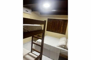 Room - Atalaia House (Luís Correia)