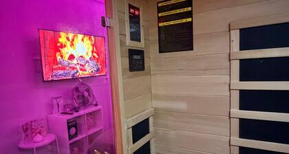 The Liege White Jacuzzi and Sauna Suite
