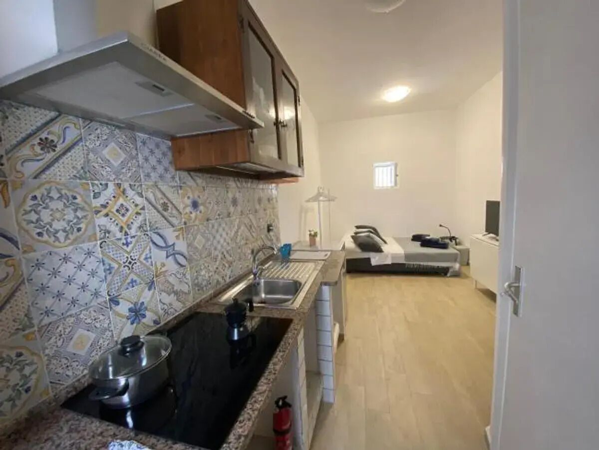 Comfort Room, City View | Private kitchen
