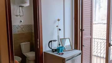 Comfort Room, City View | Interior