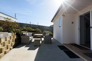 Terrace/patio - Coastal Retreat w/ Deck and Family Rooms (Bridport)