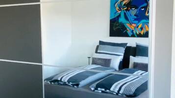 1 Schlafzimmer, Schreibtisch, Bügeleisen/Bügelbrett, WLAN