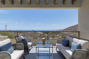 Property grounds - Modern 4BR Villa with Rooftop & Pickleball (Los Barriles)