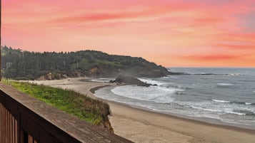 Luxury Room, Sea View | Beach