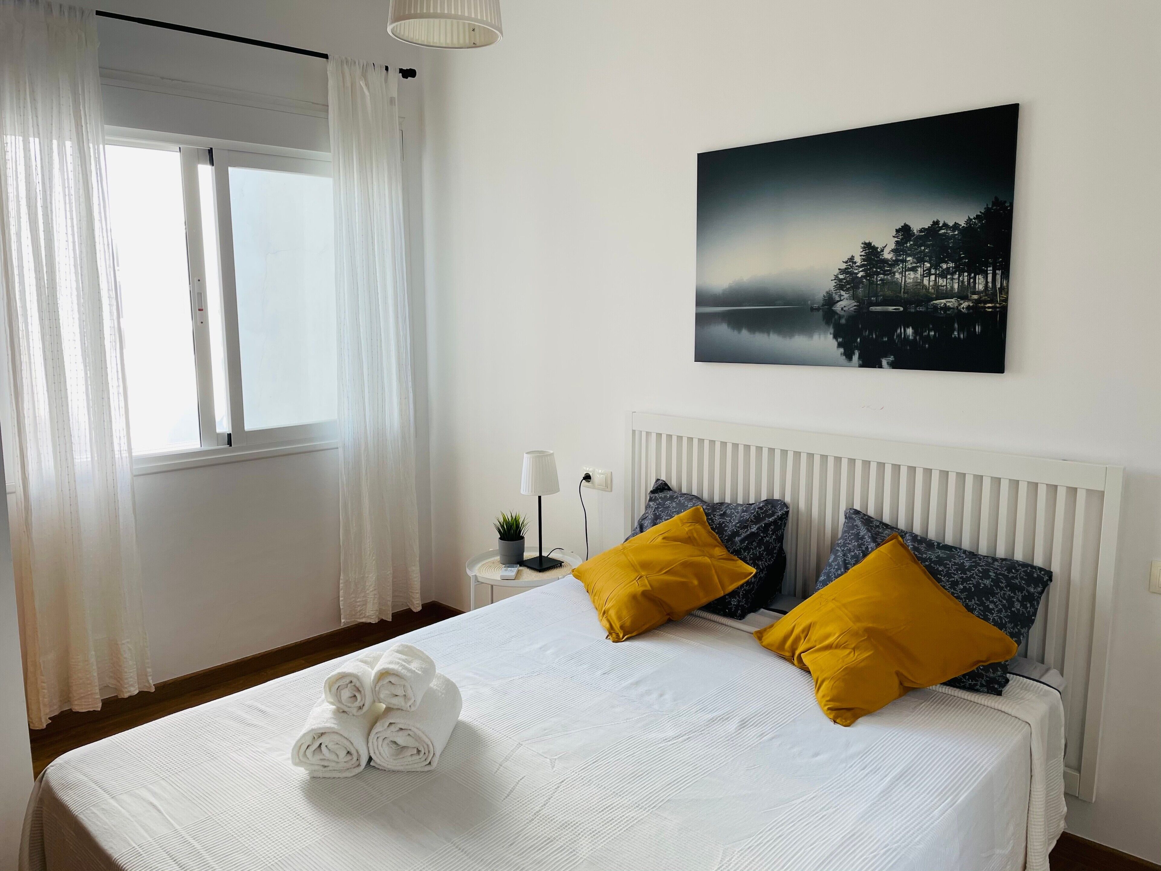 Iron/ironing board, WiFi, bed sheets