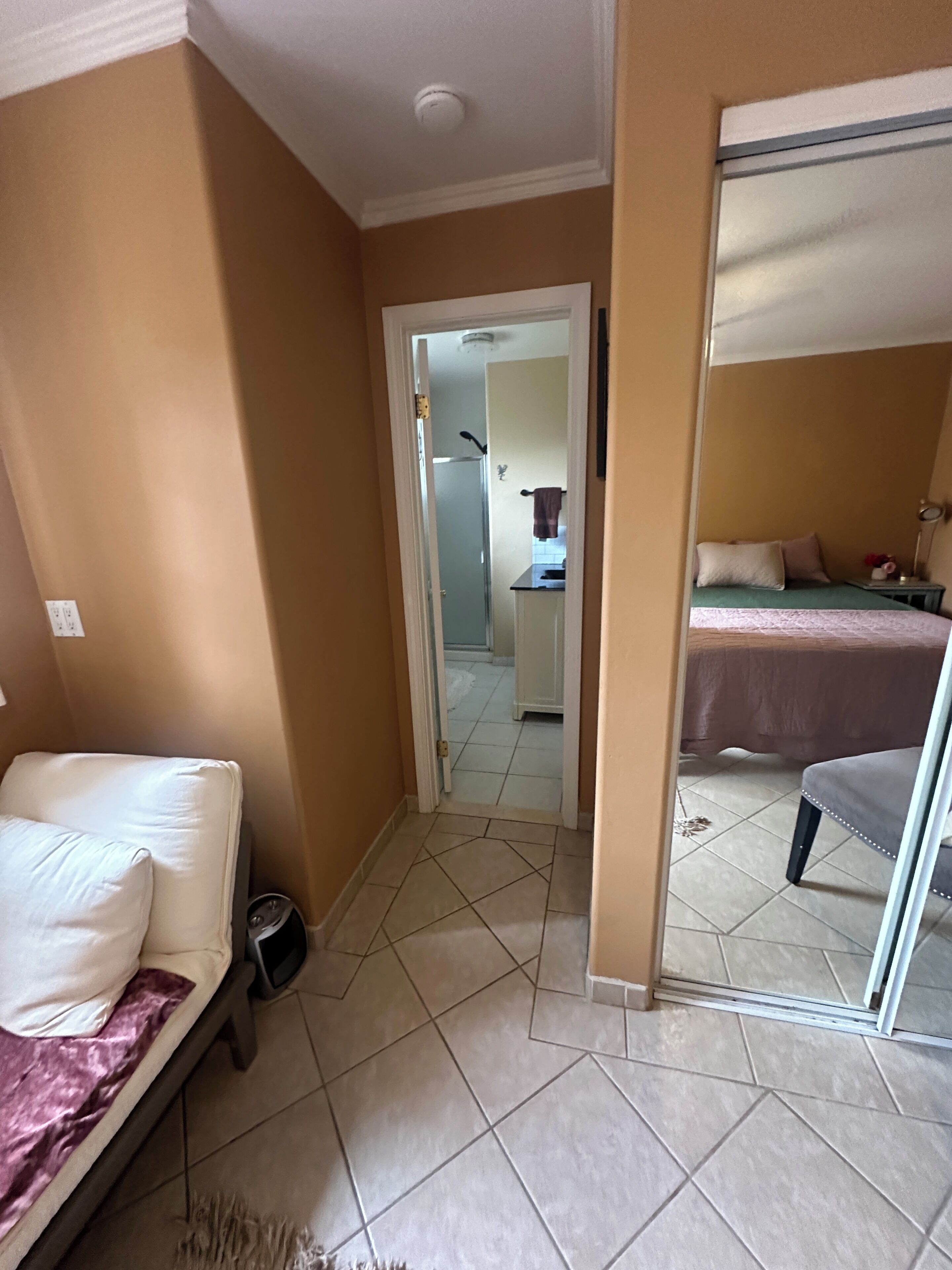 1 bedroom, WiFi, bed sheets