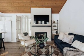 TV, fireplace, offices