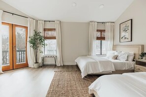 Tabla de planchar con plancha, wifi, ropa de cama
