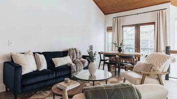 TV, fireplace, offices