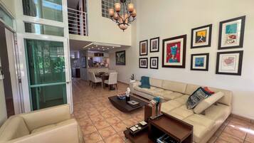 Villa, 4 Schlafzimmer, Terrasse | Wohnbereich