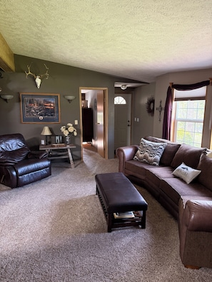 TV, DVD player, video library -  CLOSE TO IT ALL home in Columbia Falls, GNP, golf at Meadow Lake, Flathead Rvr (Columbia Falls)