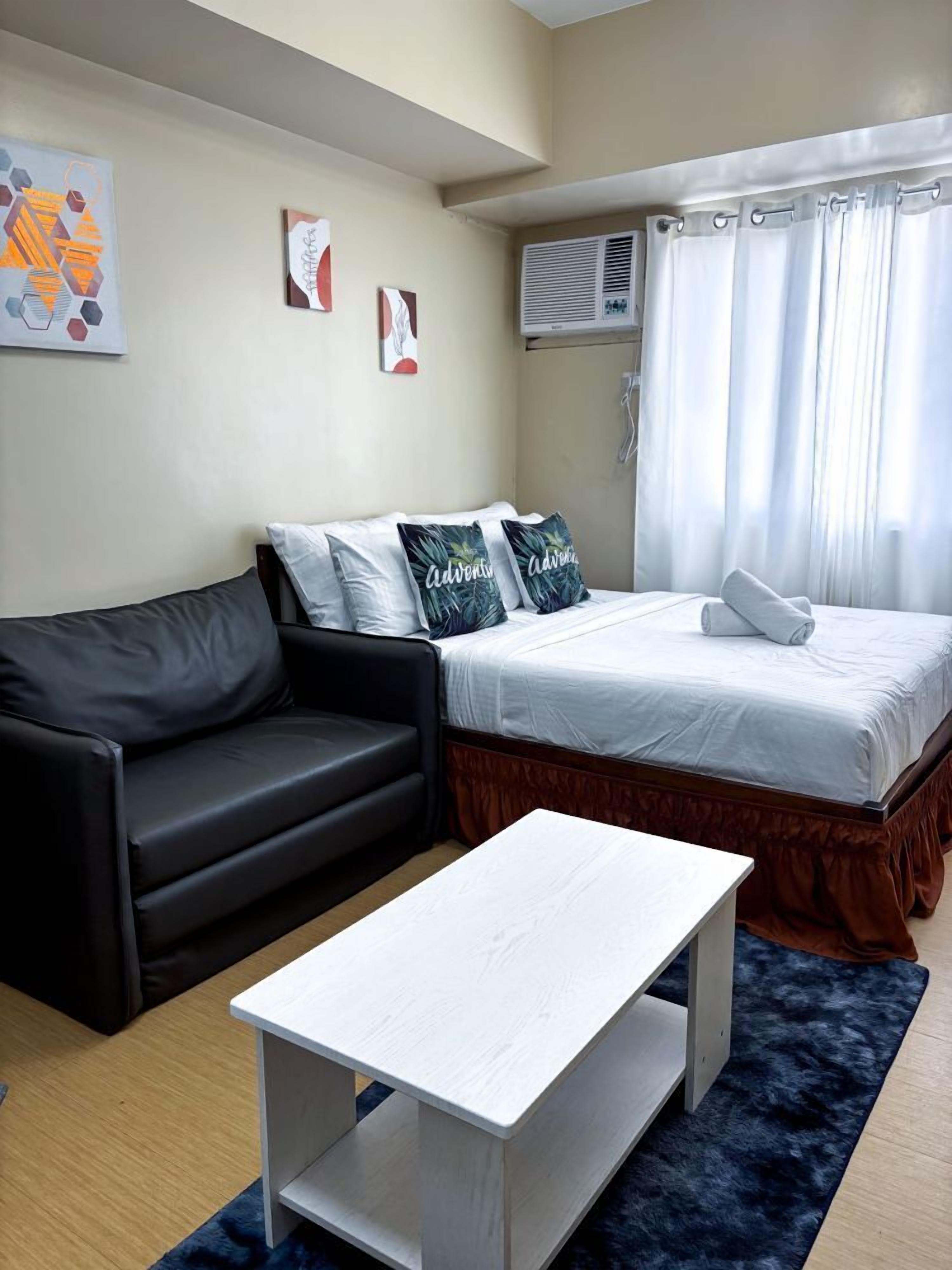 Iron/ironing board, bed sheets