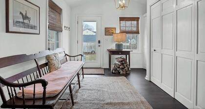 Old Lyme Pet Friendly Escape | Griswold Preserve + Beach Pass + Fireplace