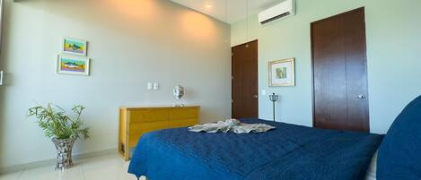 3 bedrooms, desk, iron/ironing board, free WiFi