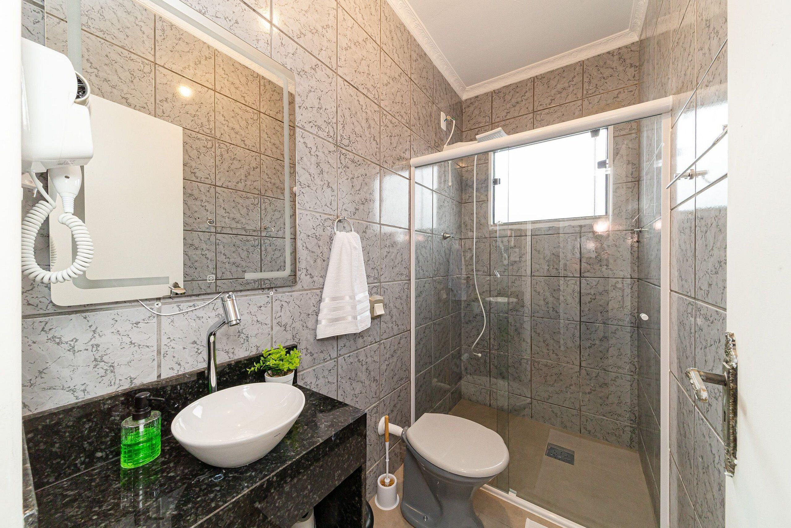 Suite | Bathroom
