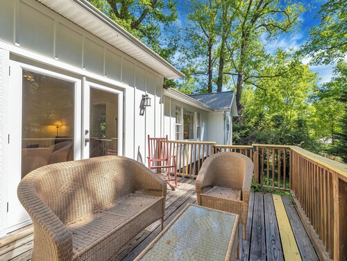 Charming Mountain Retreat In Saluda, NC